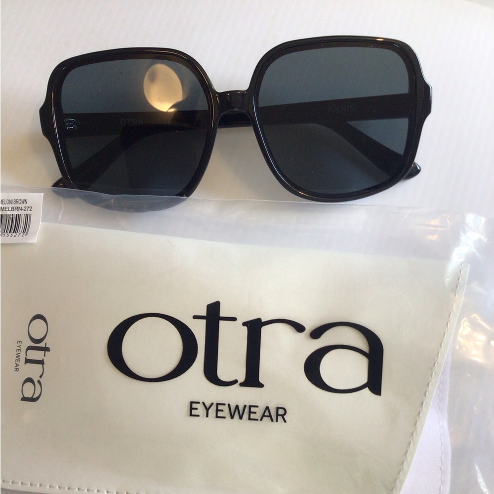 NEW ! OTRA Annie Black oversized Sunglasses